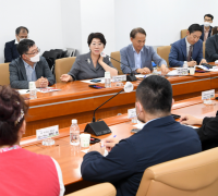 이달희 경제부지사, 홍콩 입법회 의원과 투자단 일행 면담